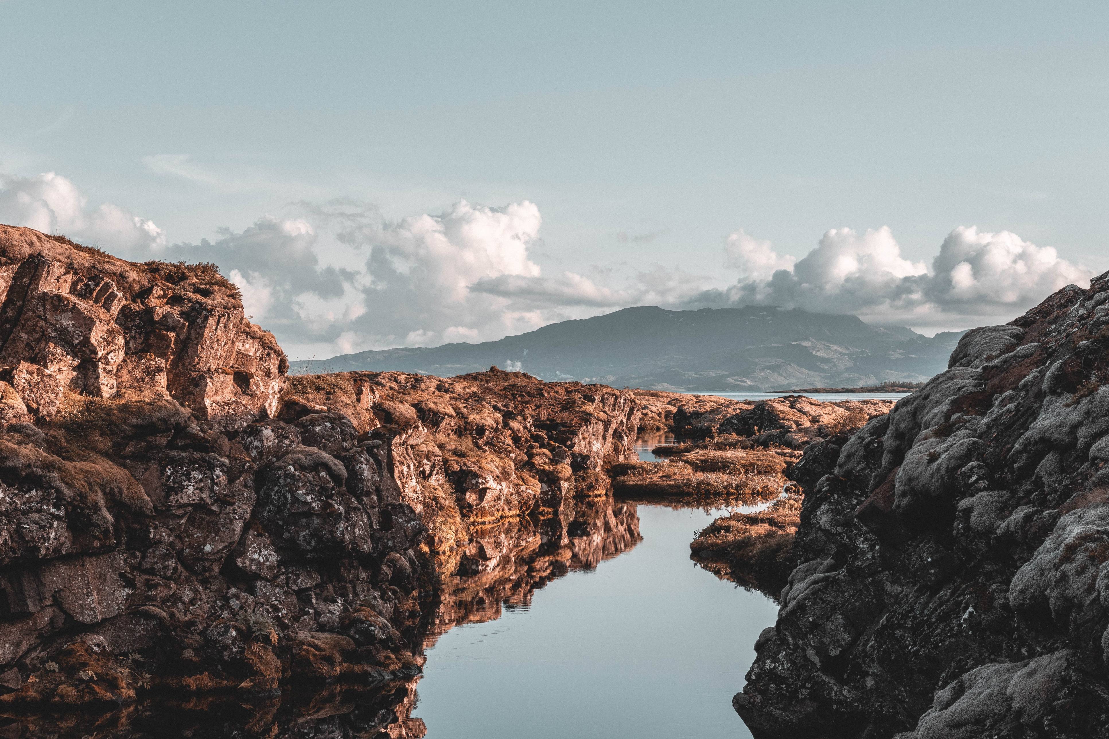 Silfra-fissure-in-Thingvellir-national-park-rift-between-the-Eurasian-and-North-american-plate-boundaries