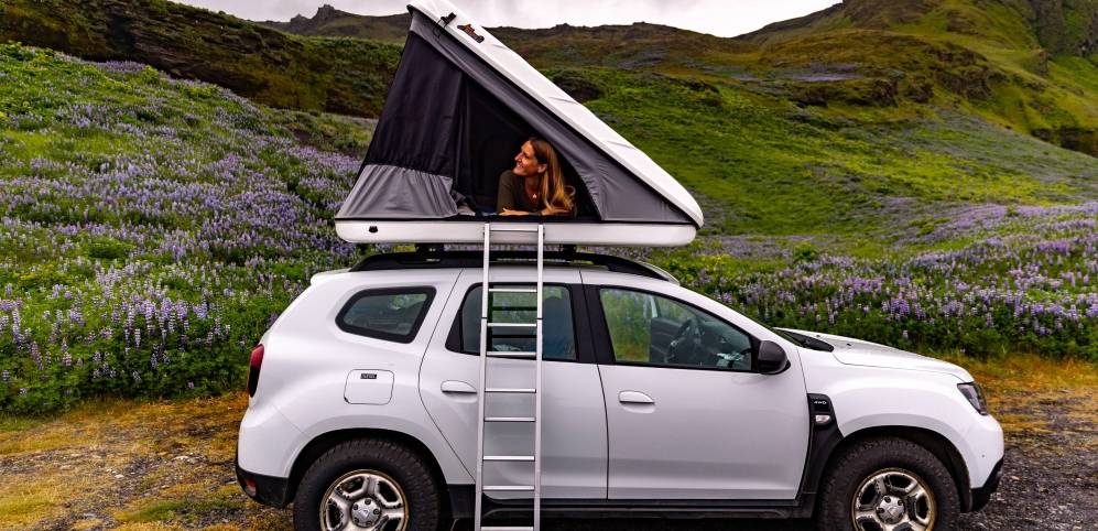 Dacia Duster - nouveau modèle avec tente de toit à louer - Location de  voiture en Islande