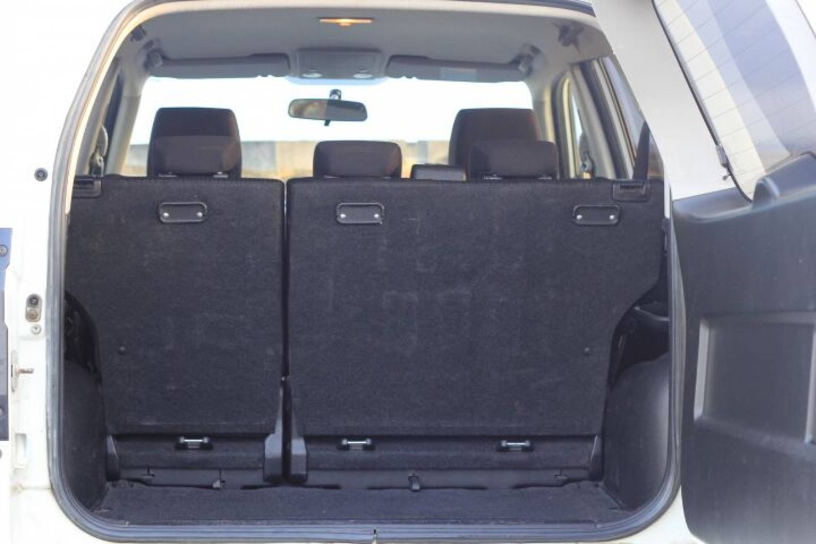 Suzuki Grand Vitara luggage space