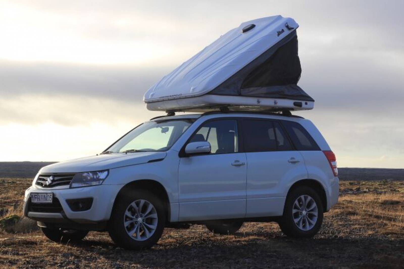 Tenda da tetto Suzuki Grand Vitara aperta