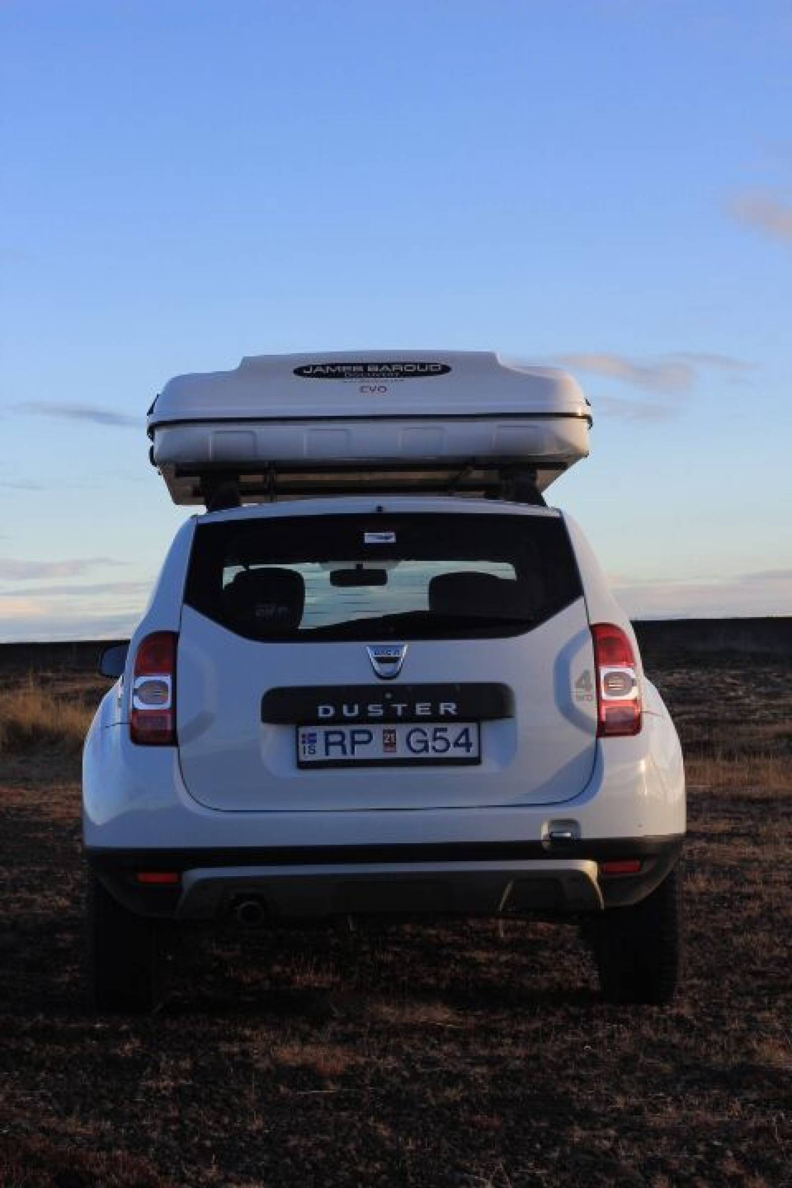 Dacia Duster Camper dietro