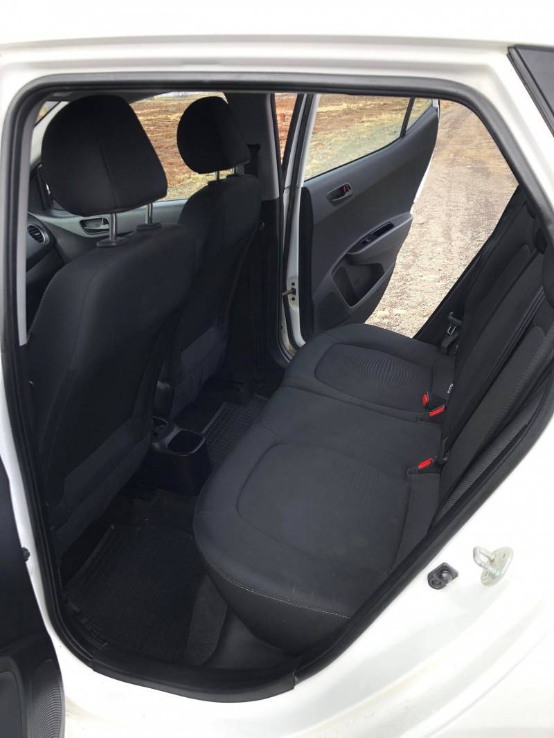 Hyundai i10 back seats