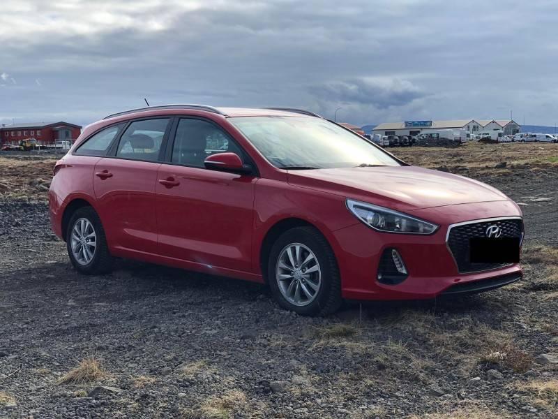 Hyundai i30 wagon front left side