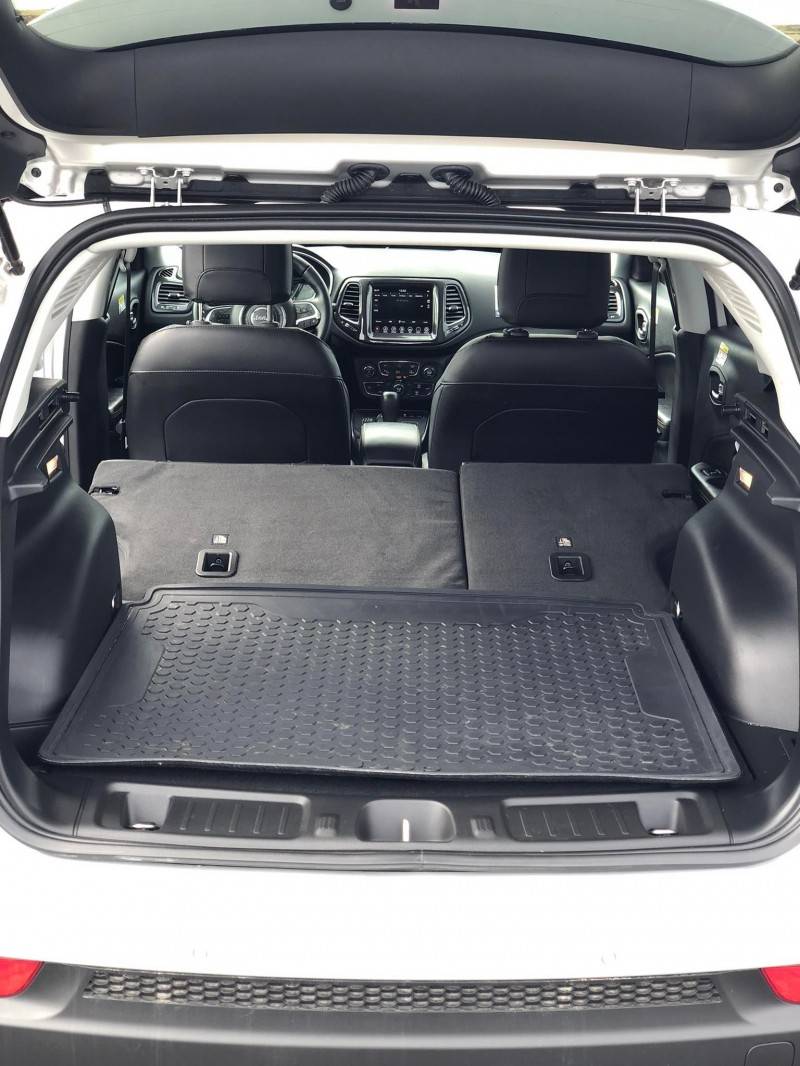 Jeep Compass trunk size