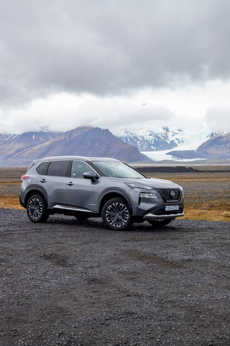 Nissan X-Trail SUV Islande