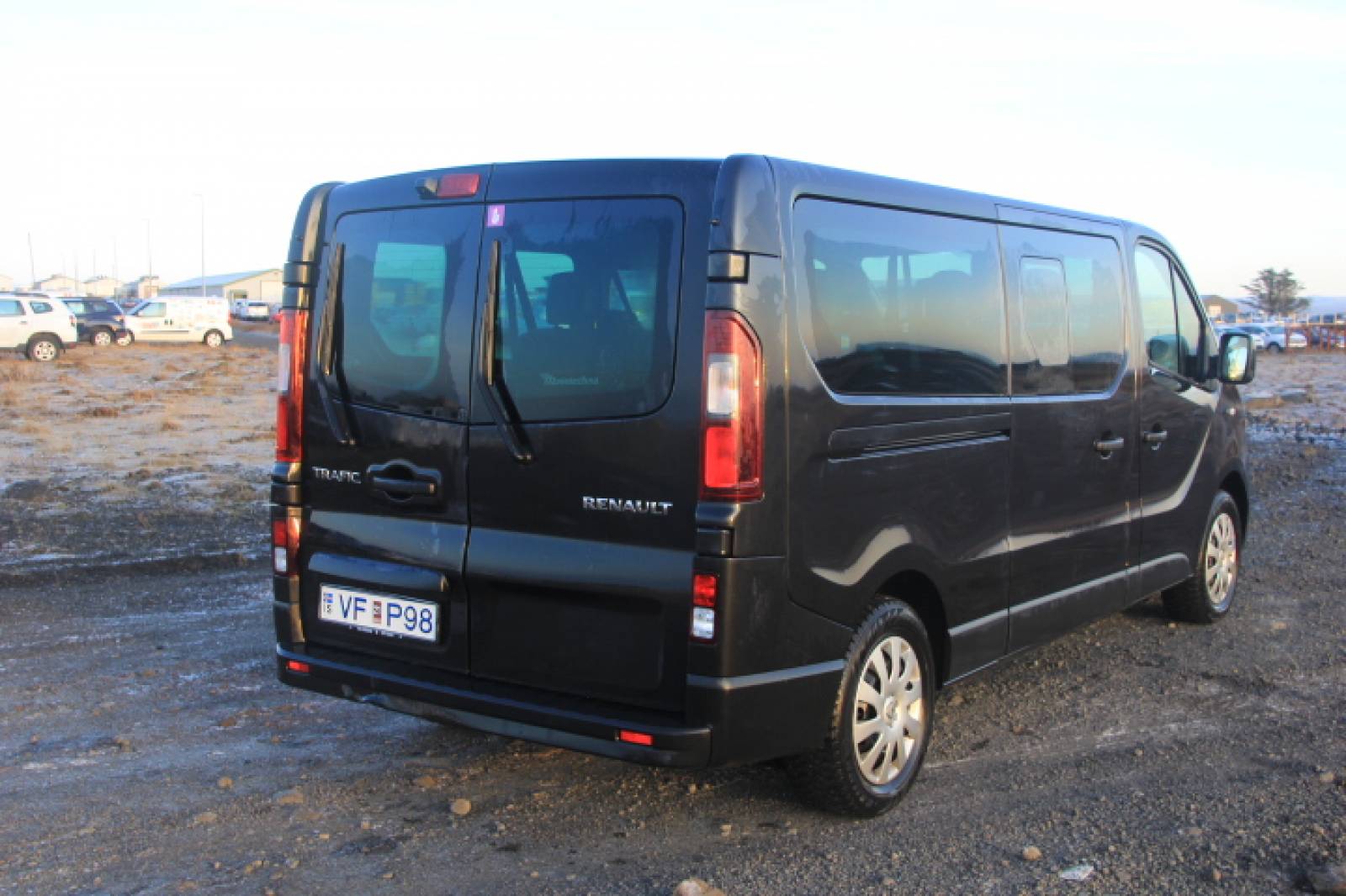 Renault Trafic, 9 seater