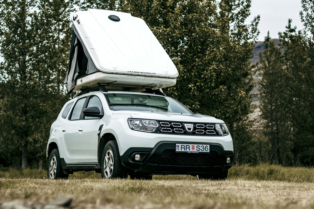 Dacia Duster 4x4 camper in Iceland