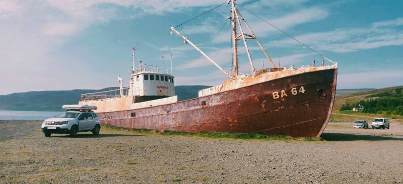 4x4 camper Iceland by abandoned ship