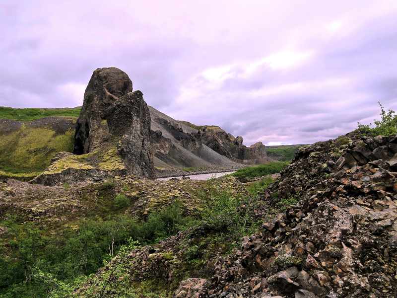 Hljodaklettar-in-north-of-iceland-beautiful-rock-formations-in-the-cliffs-at-dawn