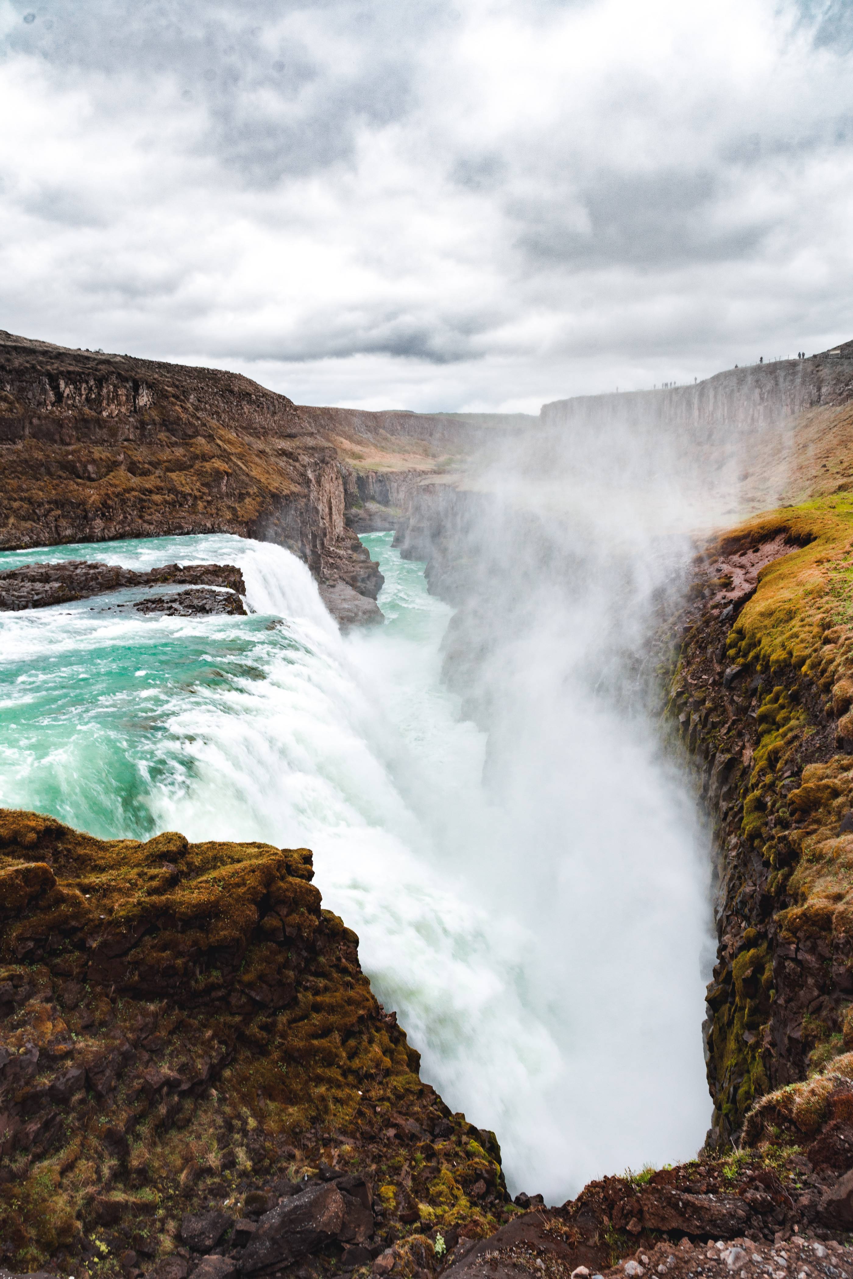 Gullfoss-waterfall-in-Iceland-seen-from-left-side-of-the-waterfall-in-summer