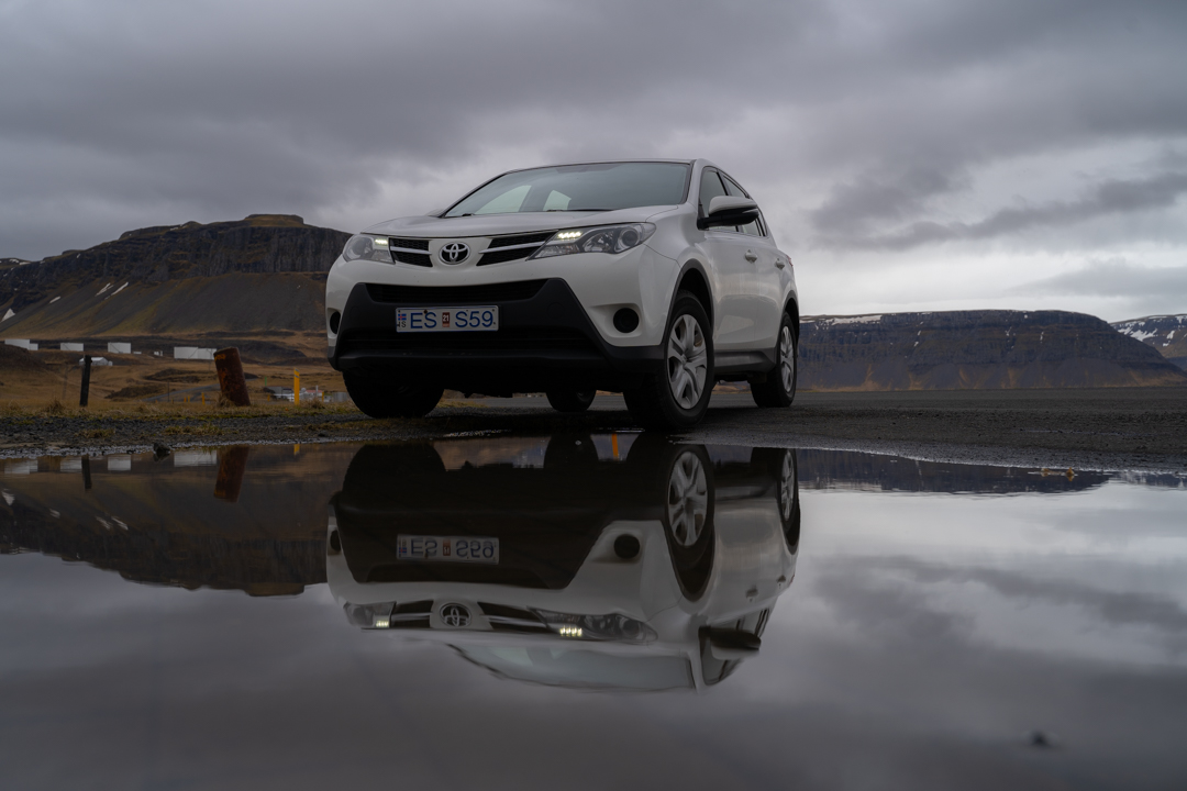 Toyota Rav4 wypożyczalnia samochodów na Islandii